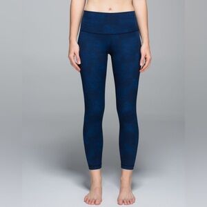 Lululemon High Times Pant
Sashiko Cross Inkwell Rugged Blue
Sz 6
🍋